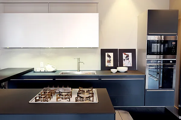 Sold by Fionn Campbell | media 16