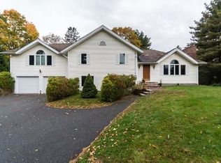 8 Greenwood Rd, Andover, MA 01810