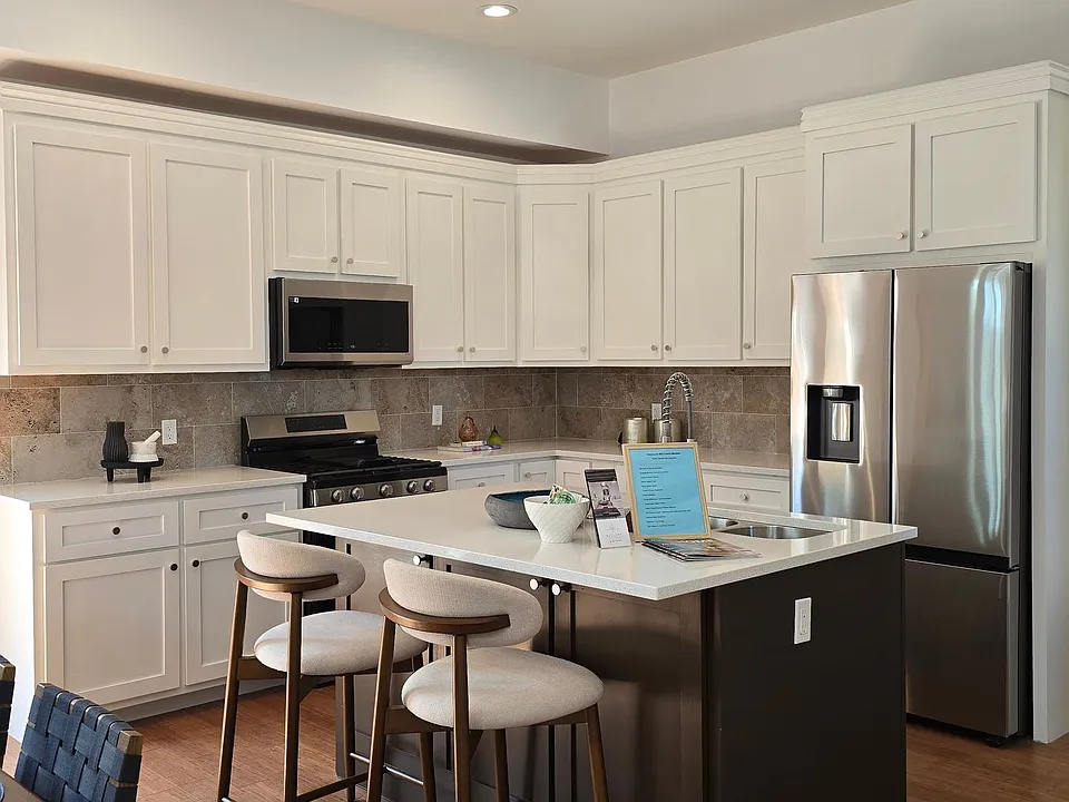 2822 Camino Mendoza