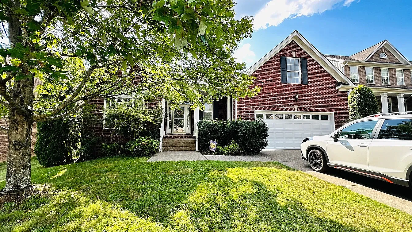 4 bed, 3.5 bath, 2801 sqft, $3,000 — Photo 1