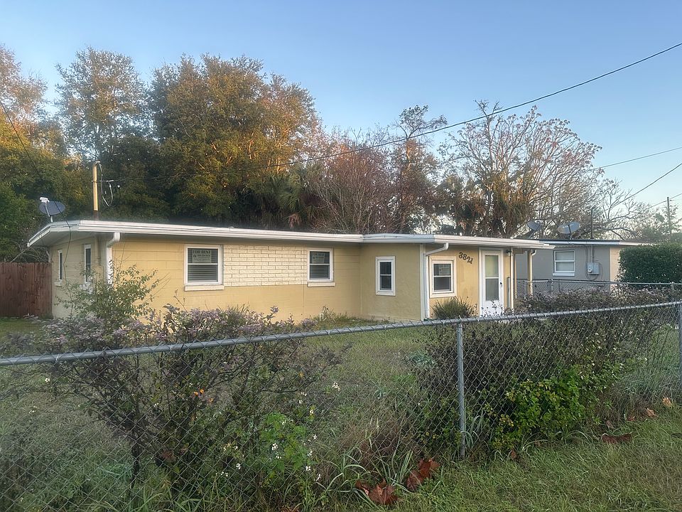 1st image of 3821 Winton Dr
