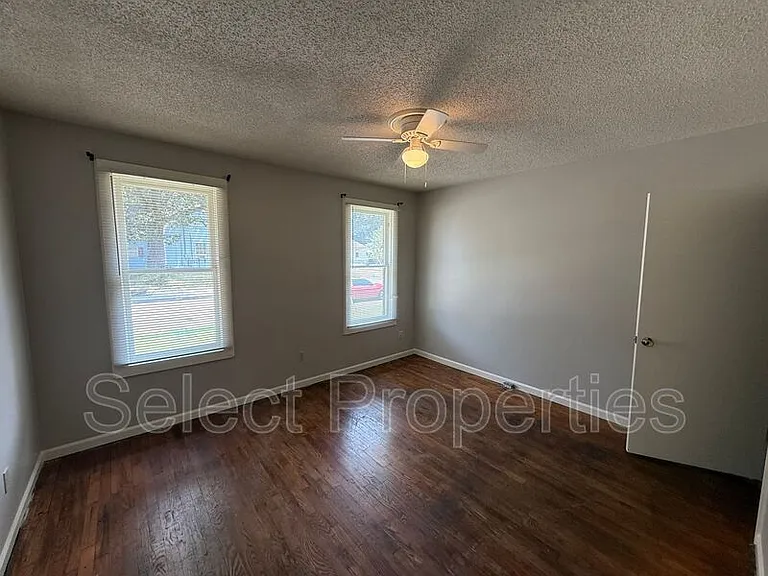 717 Flint St — Photo 5
