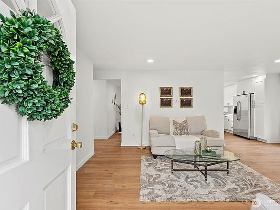 4th image of 615 121st Street E