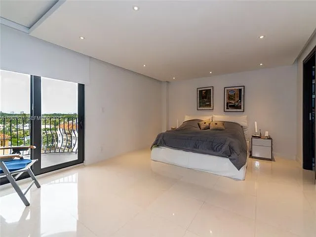 8877 Collins Ave — Photo 15