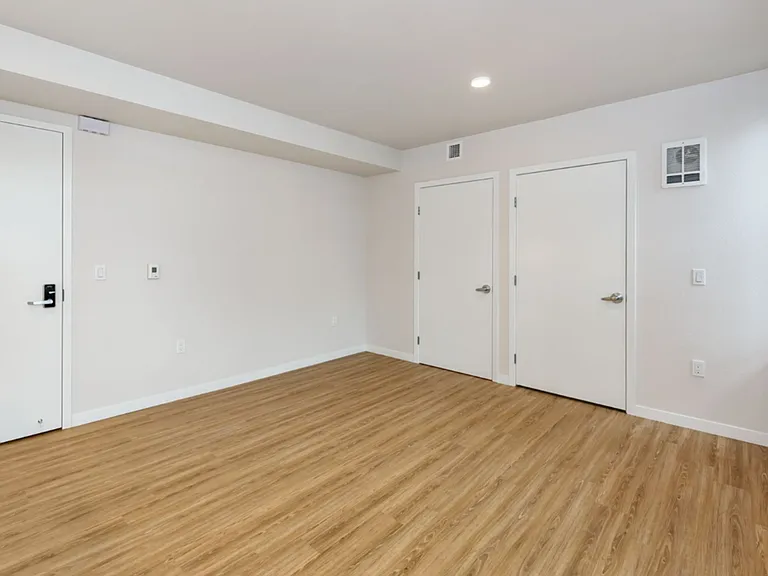 The Berkeley Place — Photo 25