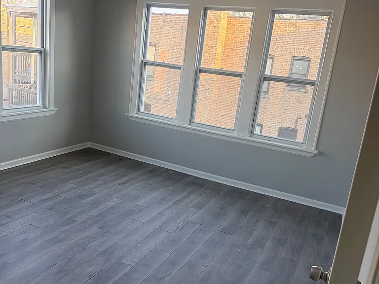 7353 S King Dr #2 — Photo 8