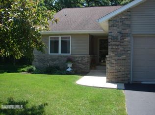 2051 Cherokee Ct, Freeport, IL 61032