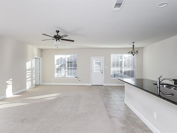 5th image of 233 Soaring Hill Blvd