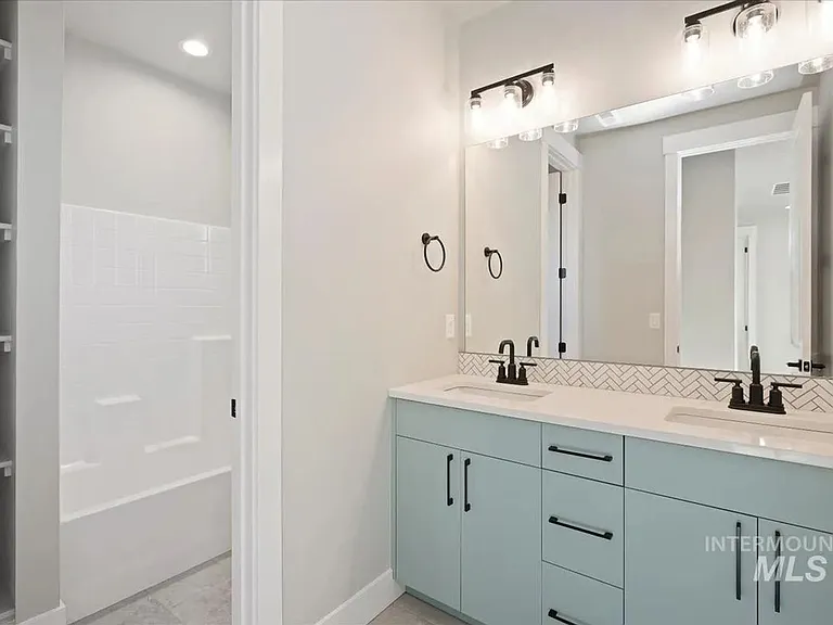 404 Hidden Mill Ct — Photo 31