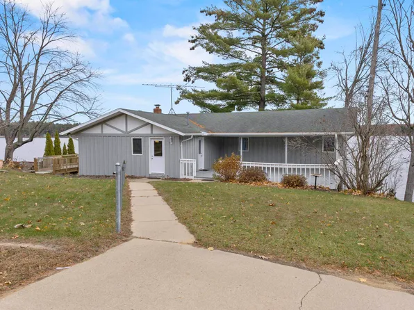 N2646 Rustic Circle Dr, Clintonville, WI 54929