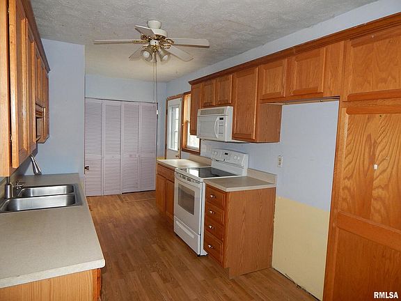 4th image of 1722 W 58th St