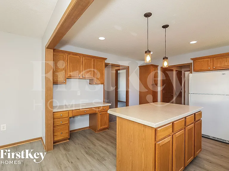 37 Waterman Ave — Photo 5