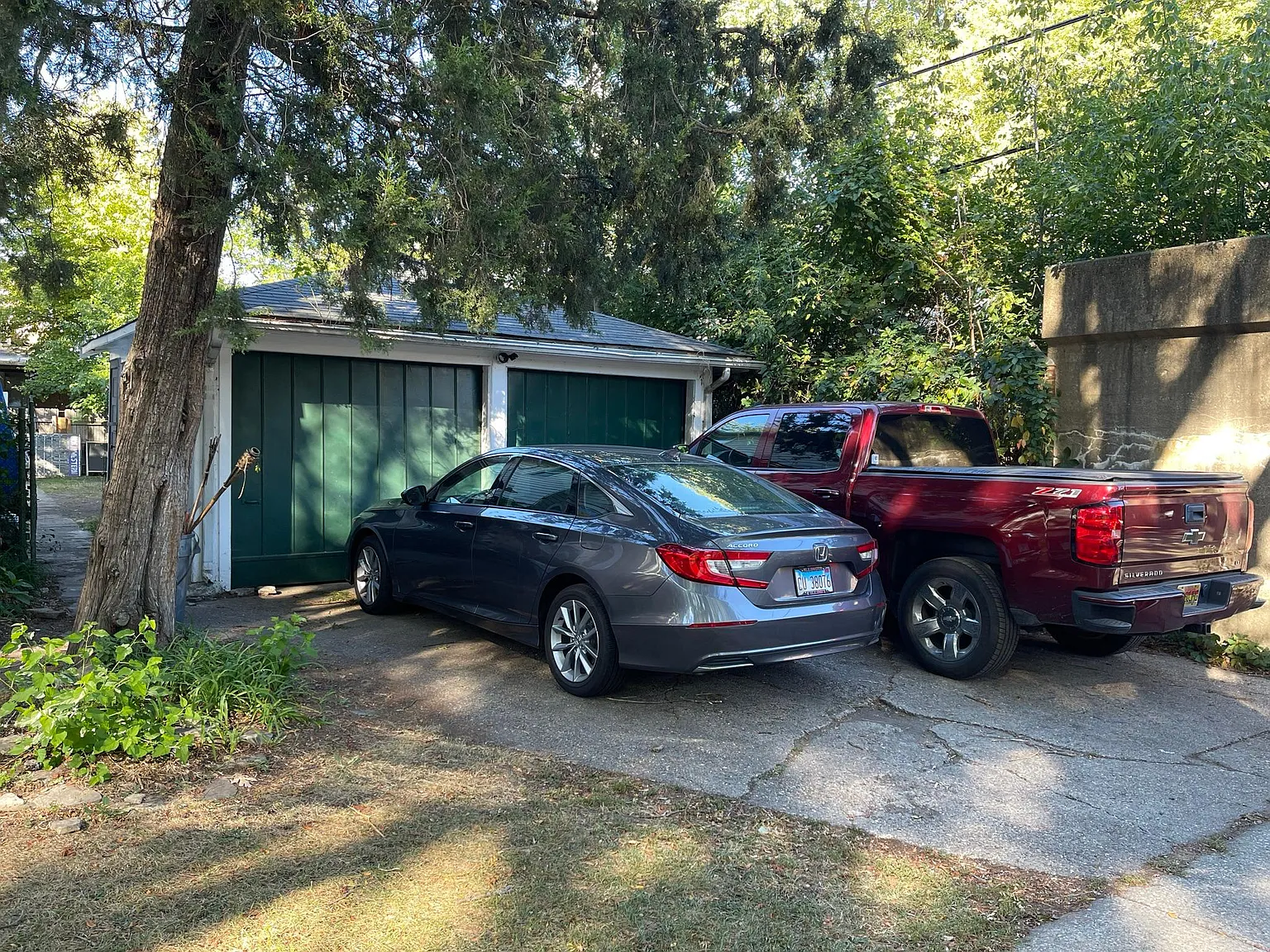 6 bed, $9,400 — Photo 2