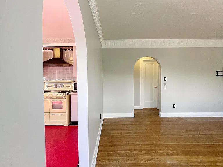 1016 E 36th St — Photo 14