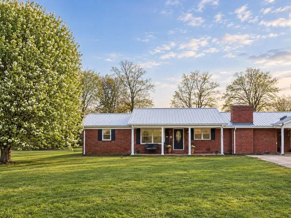 598 Gilchrist Rd, Adamsville, TN 38310
