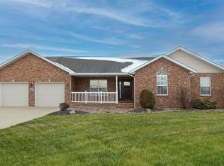 9397 Regency Ln, Breese, IL 62230