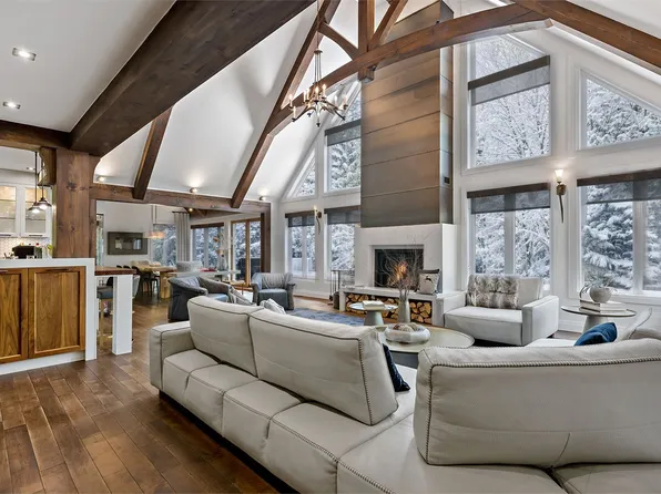 355 Chemin Du Lac Frk, Mont Tremblant, QC J8E 2J3