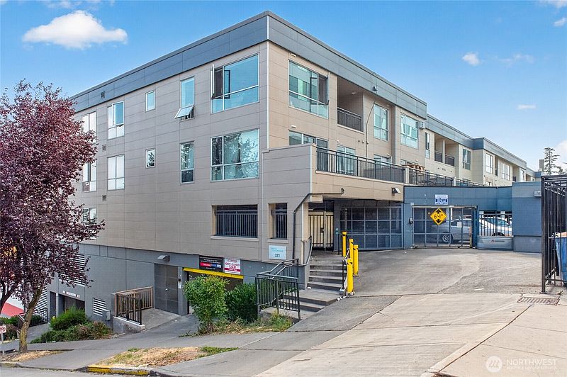 3rd image of 321 10th Avenue S #710