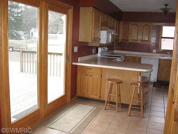 2nd image of 152 Milton Ave