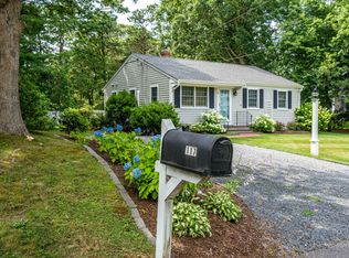 117 Robbins St, Osterville, MA 02655