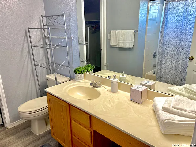 3 bed, 2.5 bath, 1633 sqft, $2,200 — Photo 4