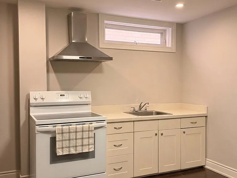 282 Aylesworth Ave #ALL INCLUSIVE BASEM — Photo 4