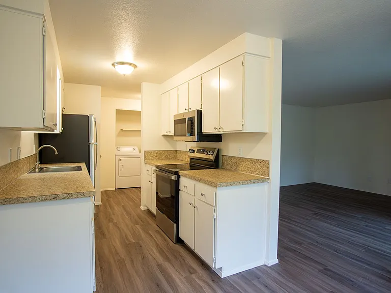 2628 NE Red Sunset Dr — Photo 2