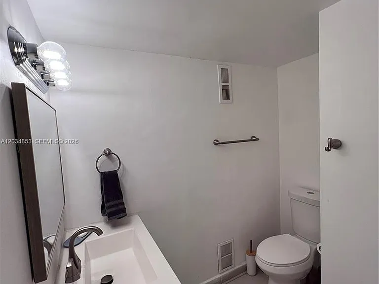 6545 Indian Creek Dr #509 — Photo 17