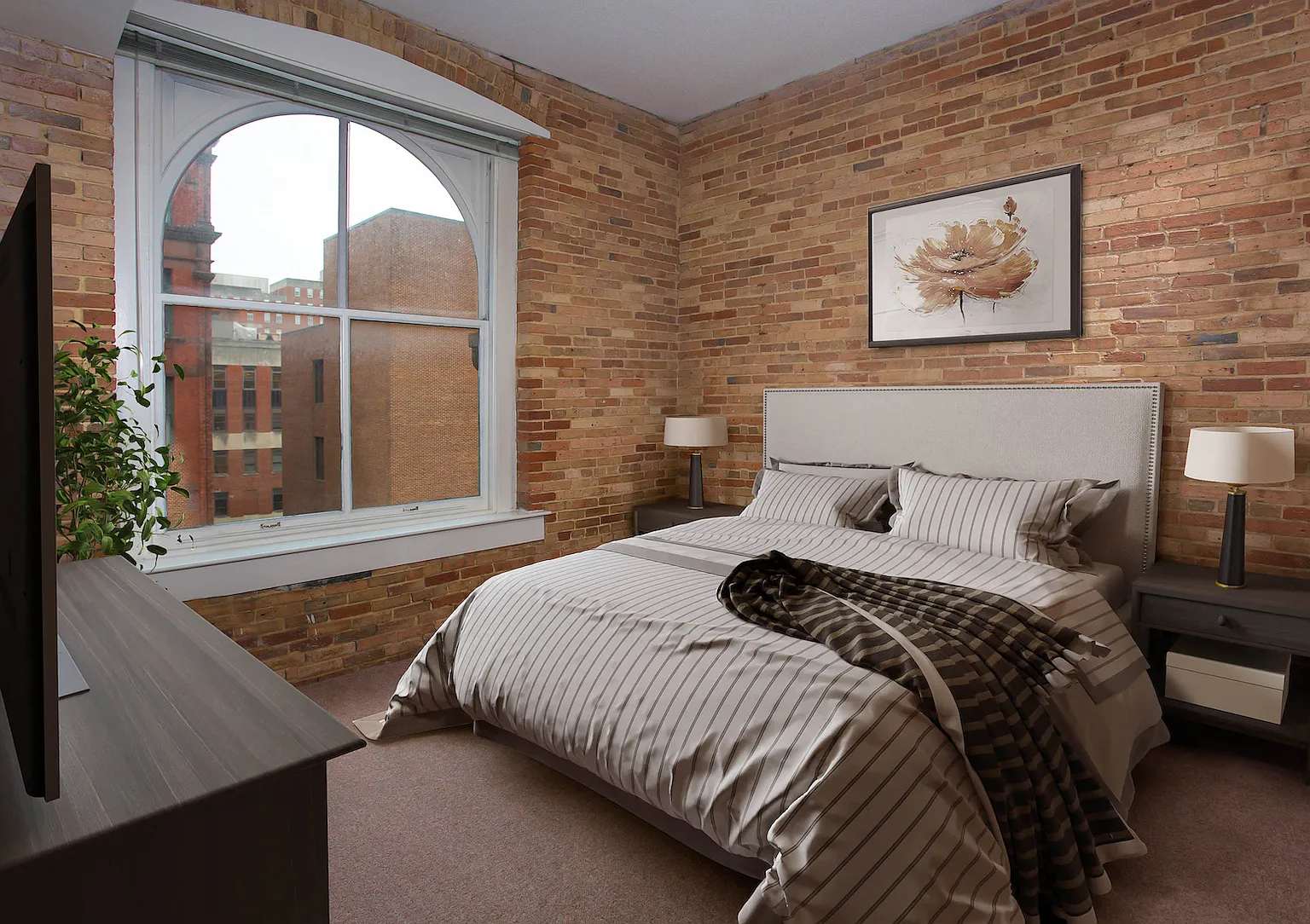 Marlboro Classic Apt & Redwood Square — Photo 1