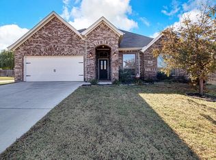 640 Peach Ln, Burleson, TX 76028