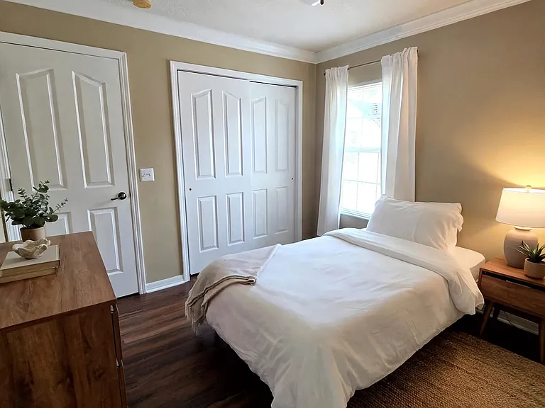 2472 Brownwood Dr — Photo 15