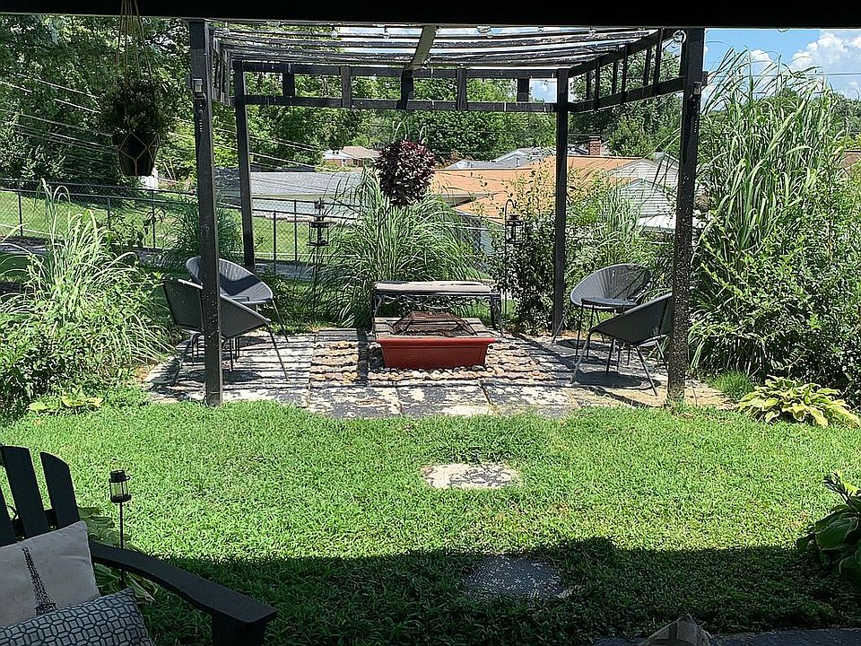 2nd image of 7 Rose Ct