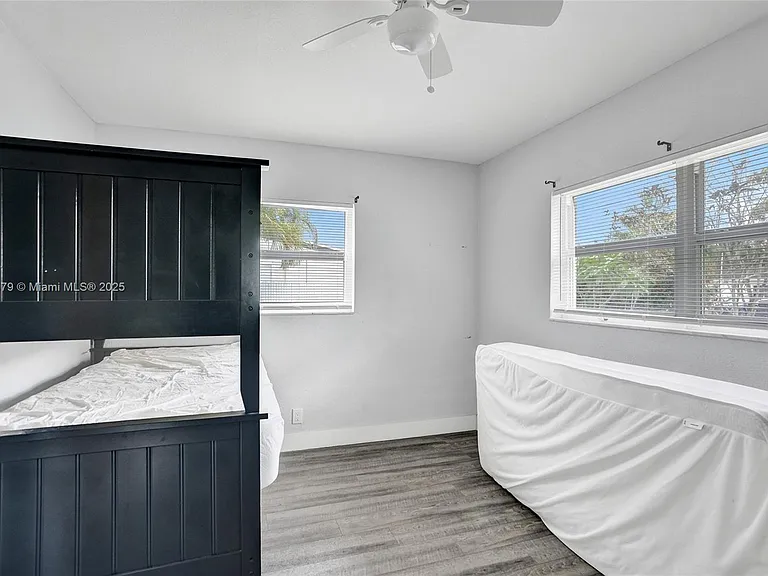 2281 SW 15th St — Photo 17