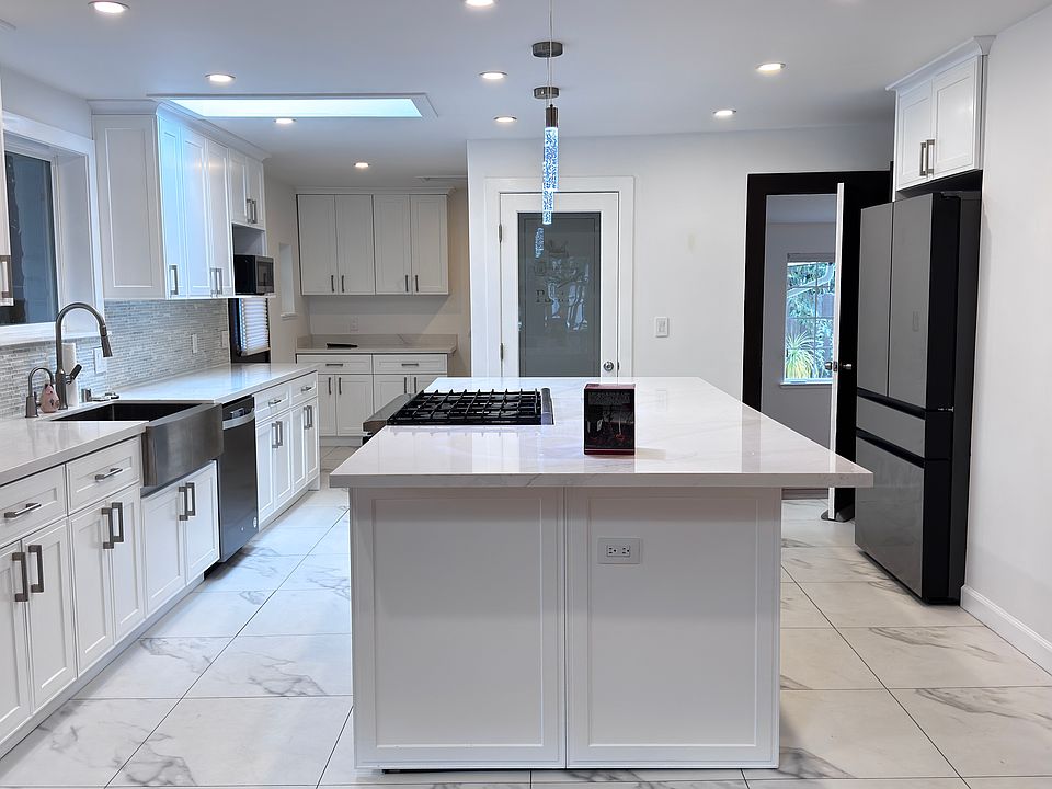 Living room to Kitchen