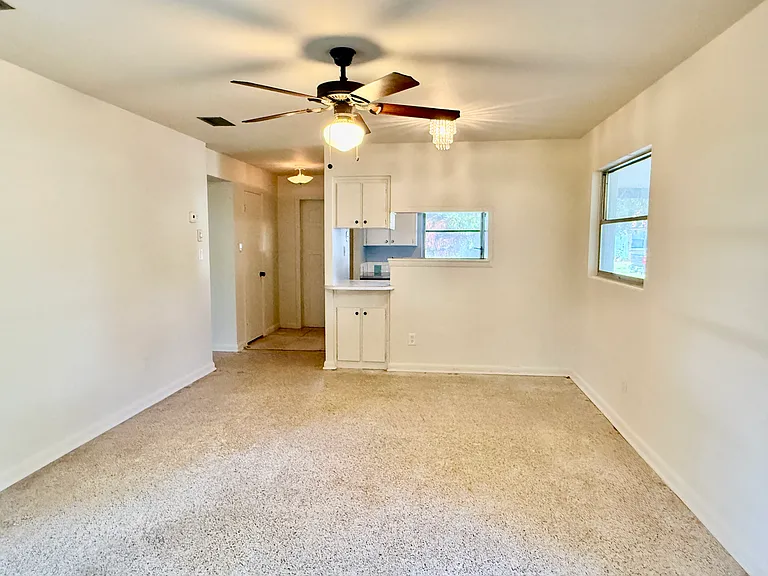 1112 Northview Dr — Photo 7