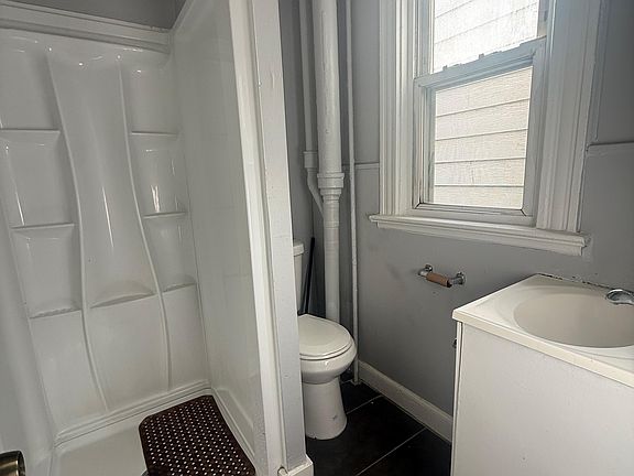3rd image of 34 Lincoln Pl #1F
