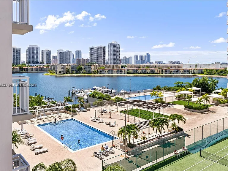 18081 Biscayne Blvd #602 — Photo 25