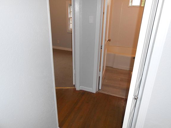 4th image of 556 N San Manuel St