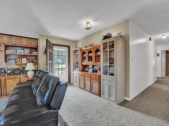 5th image of 4525 Oak Forest Dr
