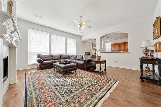1st image of 430 Shady Valley Dr