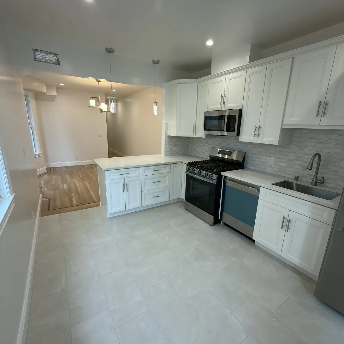 457 1/2 Sanchez St — Photo 4