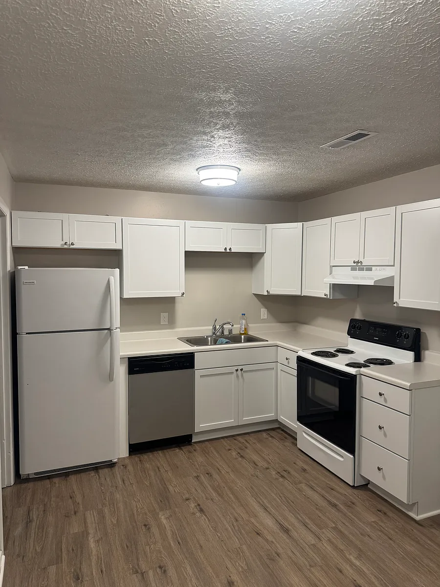 Building Photo - 4440 Countryside Dr #A