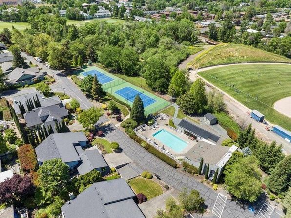 2675 Freedom Way, Medford, OR 97504