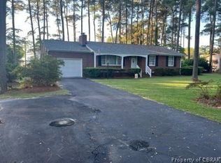 7498 Pinewood Cir, Hayes, VA 23072