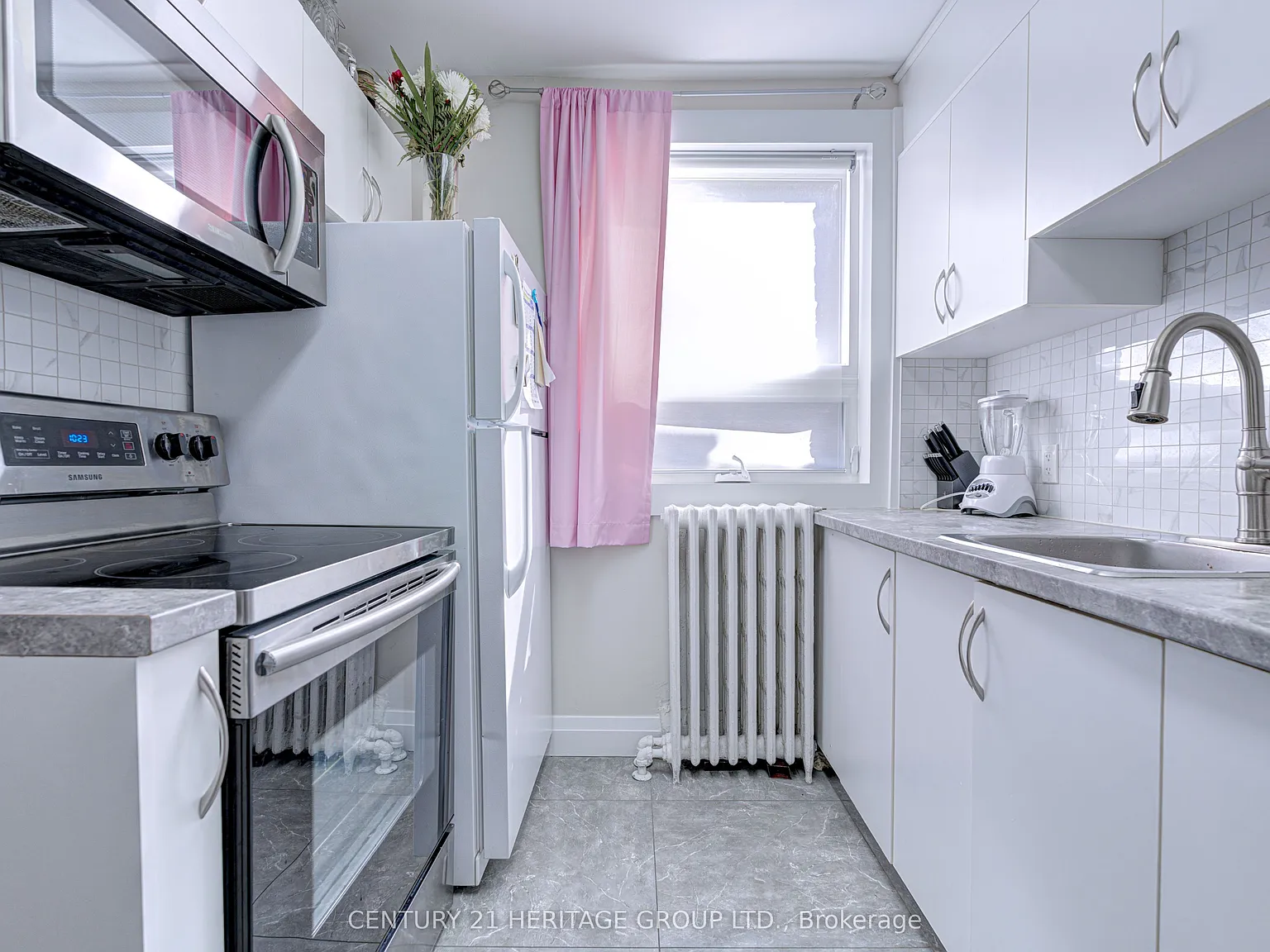 2 bed, $2,400 — Photo 3