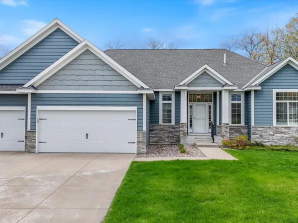 904 Saddle Club Ct, Lino Lakes, MN 55014