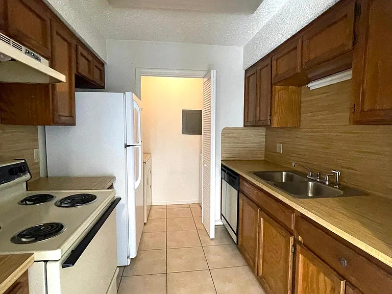 5128 Brightside View Dr — Photo 2