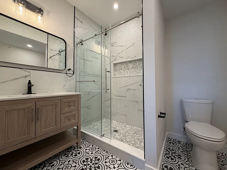 1513 W Stiles St #2 — Photo 18