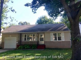 1838 S Kimbrough Ave, Springfield, MO 65807