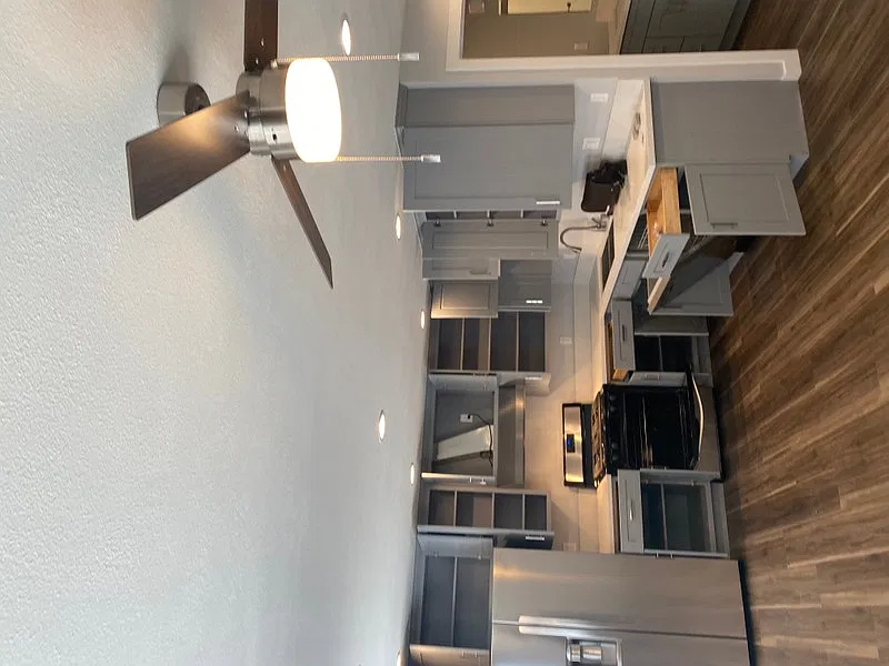 2 bed, 1.0 bath, 10495 sqft, $2,695 — Photo 3
